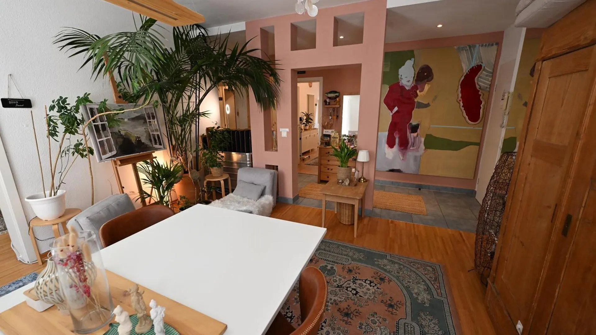 Апартаменты Atelier Leonhardszimmer - Tolle Location In Stuttgarter Innenstadt